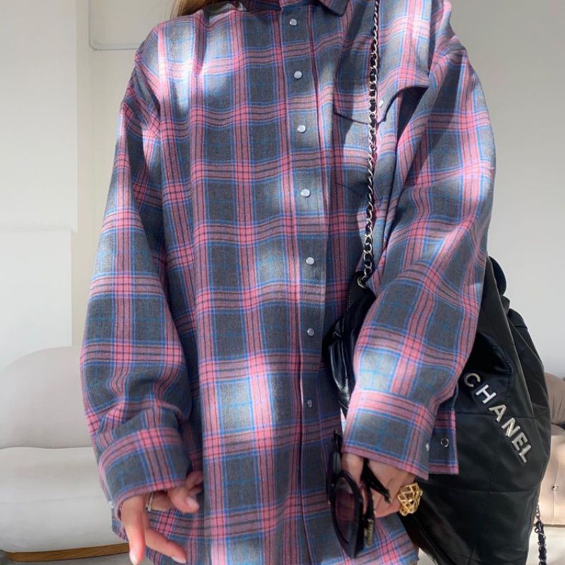 Women's Oversized Plaid Button-Down Shirt with Relaxed Fit