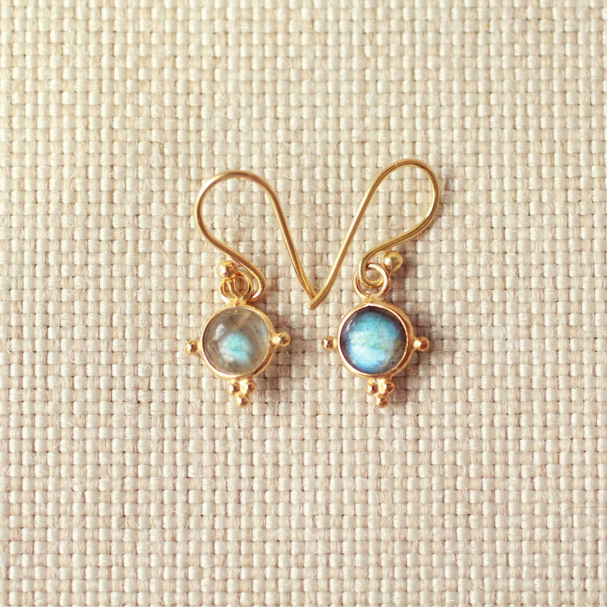 Lyra labradoriet oorhangers 925 zilver gold plated